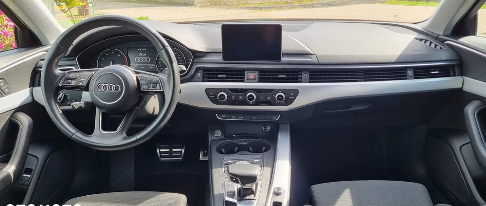 Audi A4 cena 82500 przebieg: 127610, rok produkcji 2016 z Sieradz małe 211